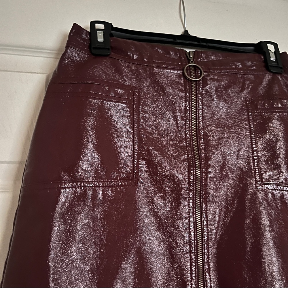 USED Wild Fable women’s RED VINYL SKIRT - Picture 3 of 8